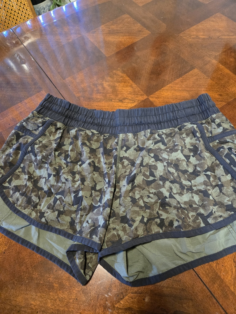 Lululemon Olive Camo Athletic Running Shorts 4' Inseam
